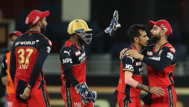 Though it looked like Mumbai's opening pair were going to lead the team to victory, Yuzvendra Chahal engineered a breakthrough for RCB, as he picked up the wicket of de Kock in his very first over. Sportzpics