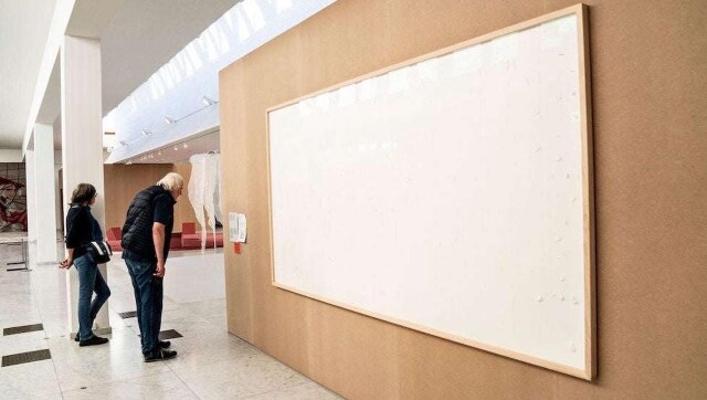 Danish artist takes $84,000 from museum; submits two blank canvases titled ‘Take the Money and Run’ Danish artist takes $84,000 from museum; submits two blank canvases titled ‘Take the Money and Run’