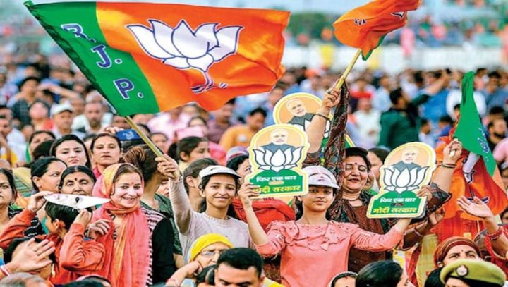 BJP making silent inroads into Tamil politics as AIADMK infighting continues