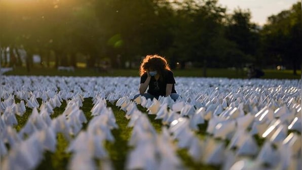 COVID deaths in US climb to more than 1,900 a day for the first time since March