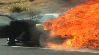 Watch: Men rescue old couple from burning car in East County San Diego; netizens call them heroes
