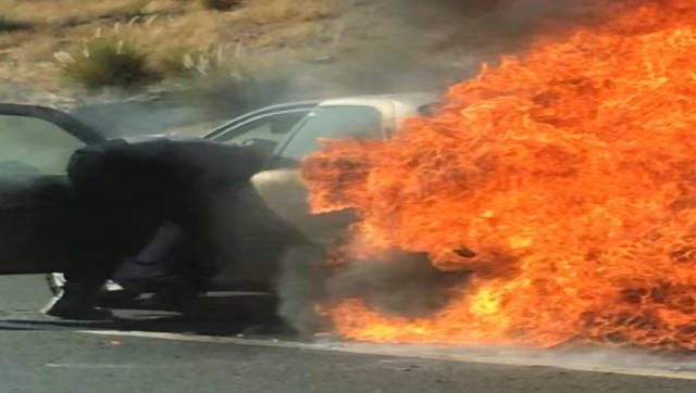Watch: Men rescue old couple from burning car in East County San Diego; netizens call them heroes Watch: Men rescue old couple from burning car in East County San Diego; netizens call them heroes