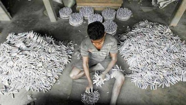 Anxiety in Sivakasi over Diwali norms in states as Delhi cracker ban hits peak season revenue