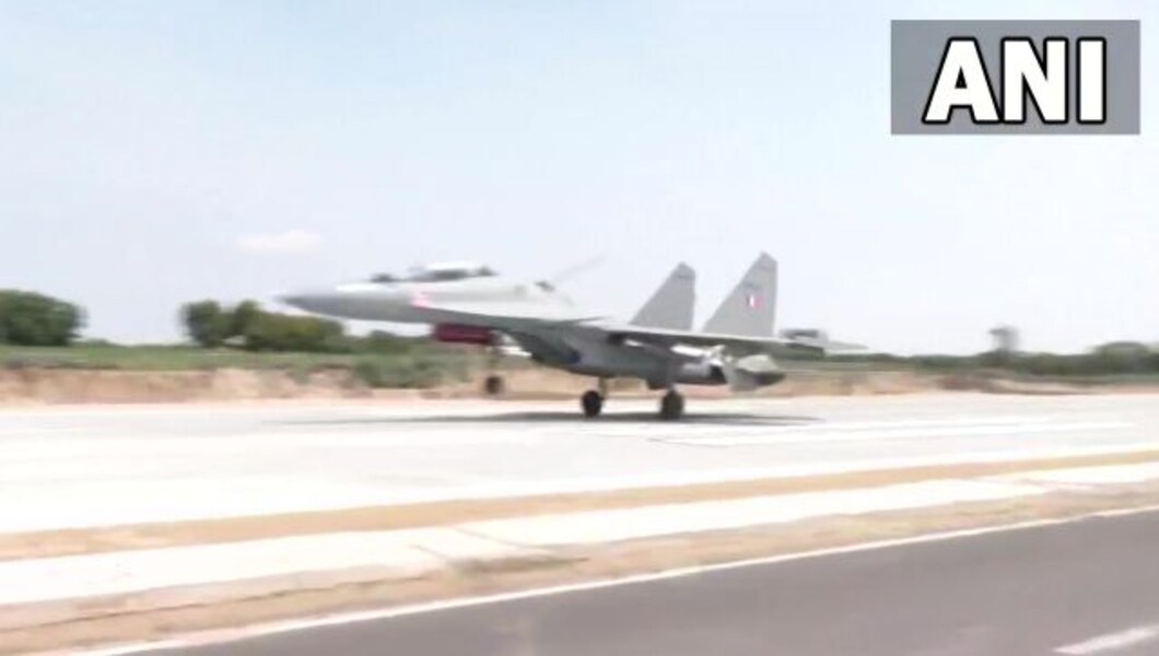 Indian Air Force’s C-130J Super Hercules transport aircraft, Sukhoi Su-30 MKIs and a Jaguar aircraft undertook landing demonstrations during the inauguration ceremony of the Emergency Landing Field on National Highway 925A near Barmer in Rajasthan. ANI