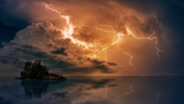 Human and animal death toll spike as global warming causes increase in lightning strikes