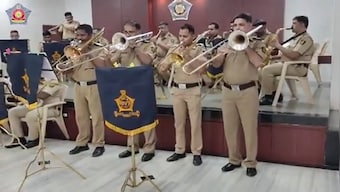 Mumbai's Khaki Studio enthralls netizens with their rendition of Srivalli from movie Pushpa