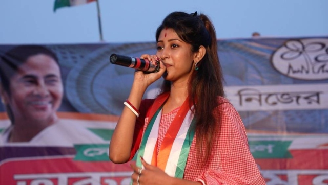 Several injured as SFI, TMC clash in Rajpur near Kolkata over traffic dispute Several injured as SFI, TMC clash in Rajpur near Kolkata over traffic dispute