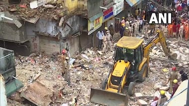 Building collapses in Delhi's Sabzi Mandi area; rescue operation underway
