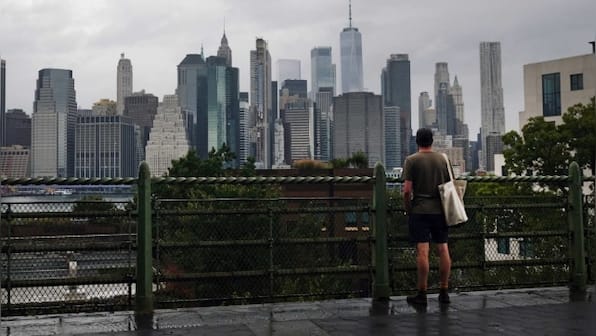 New York: Two die after man jumps off apartment building, lands on passerby