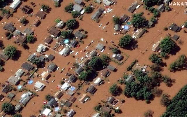  Scientists have warned such weather extremes will be more common with man-made global warming. AFP/Maxar Technologies