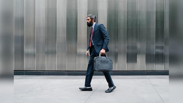 3 piece suits for men to make a statement