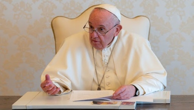 Pope Francis says 'couples who choose to have pets instead of children are selfish', draws flak Pope Francis says 'couples who choose to have pets instead of children are selfish', draws flak