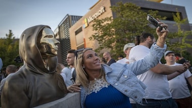 Statue honoring mysterious Bitcoin founder unveiled in Budapest