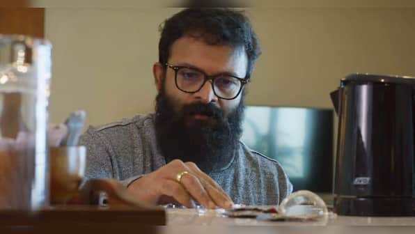 Sunny movie review: Surprisingly engaging despite a one-man-one-space format