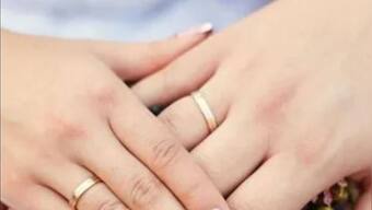 Couple gets married at US-Canada border to allow bride's family to attend wedding amid COVID-19 curbs