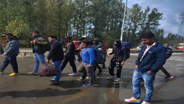 Amidst targeted killings, J&K BJP chief requests migrant labourers to stay back in Kashmir