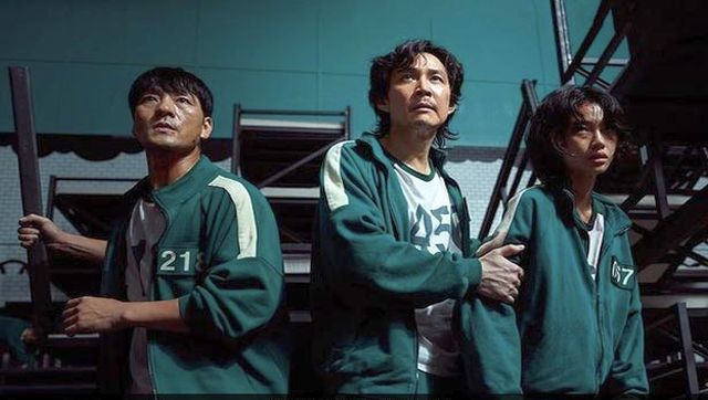 Mumbai Police uses 'red, green light' scene from Netflix's 'Squid Game' to issue traffic advisory Mumbai Police uses 'red, green light' scene from Netflix's 'Squid Game' to issue traffic advisory