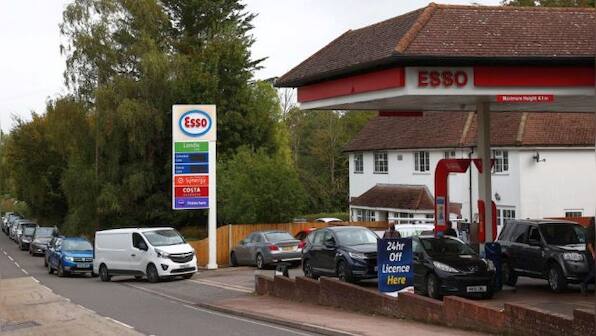 UK army to deliver petrol from Monday amid fuel crisis led by driver shortage