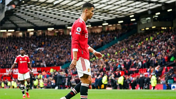 Premier League: Manchester United stumble again; Chelsea top standings