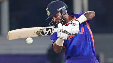 T20 World Cup 2021: Hardik Pandya injures shoulder while batting, sent for precautionary scans