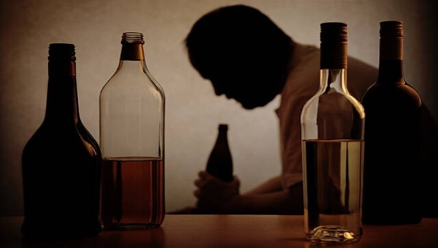 Telangana man drunk dials 100, asks cops to get him two bottles of beer; thrashed Telangana man drunk dials 100, asks cops to get him two bottles of beer; thrashed