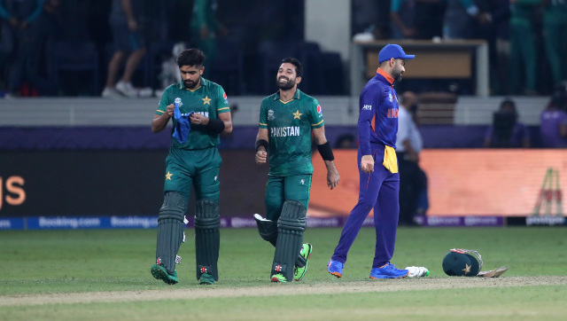 T20 World Cup 2021: 'Pakistan make a mauka-ry of critics', Pakistani media hail Babar Azam and Co after dismantling India T20 World Cup 2021: 'Pakistan make a mauka-ry of critics', Pakistani media hail Babar Azam and Co after dismantling India