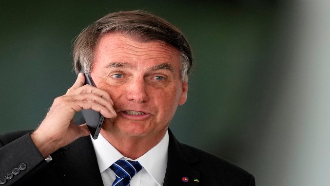 Brazil‘s Jair Bolsonaro uses Queen's funeral invite to focus on UK’s high fuel price; ‘election stunt’, say netizens Brazil‘s Jair Bolsonaro uses Queen's funeral invite to focus on UK’s high fuel price; ‘election stunt’, say netizens