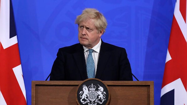 UK's failure to impose lockdown in early days of COVID-19 cost thousands of lives, says report