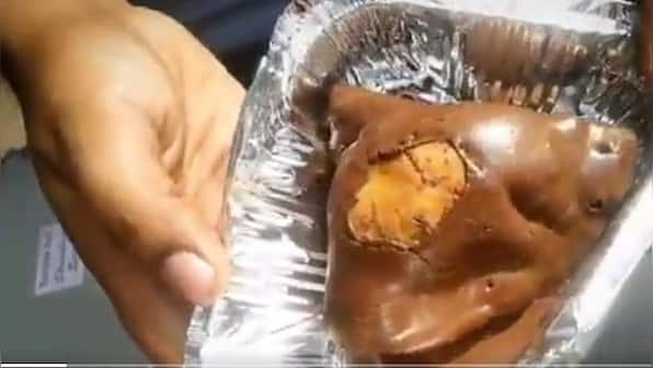 Bizarre food combination of 'chocolate and strawberry samosas' leaves netizens divided