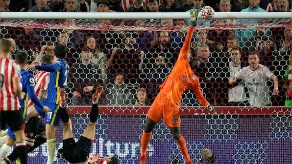 Premier League: Edouard Mendy heroics sends Chelsea back to top, Leicester end United's away winning run