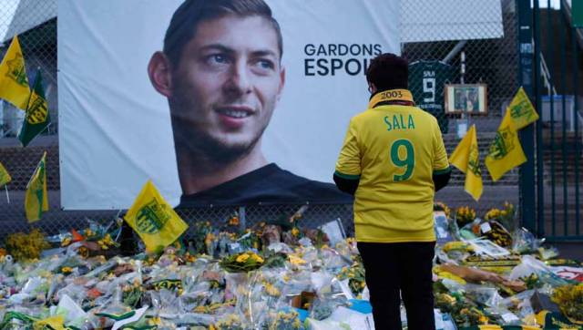 Man goes on trial over airplane crash death of footballer Emiliano Sala Man goes on trial over airplane crash death of footballer Emiliano Sala