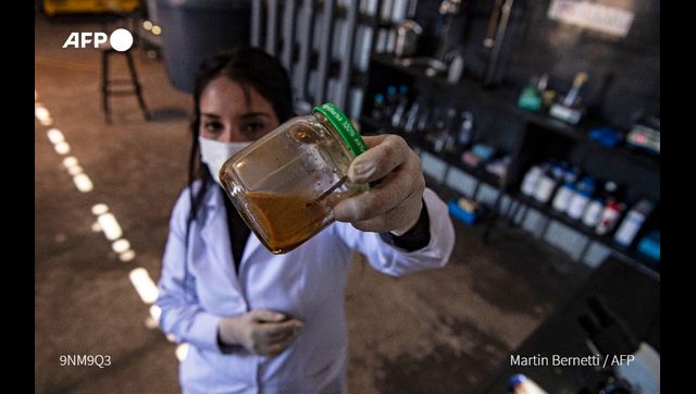 Chilean scientist discovers ways to clean up mining with 'metal eating' bacteria Chilean scientist discovers ways to clean up mining with 'metal eating' bacteria