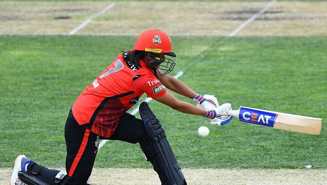 WBBL 2021: Harmanpreet Kaur's all-round show steers Melbourne Renegades to dominant win over Sydney Sixers WBBL 2021: Harmanpreet Kaur's all-round show steers Melbourne Renegades to dominant win over Sydney Sixers