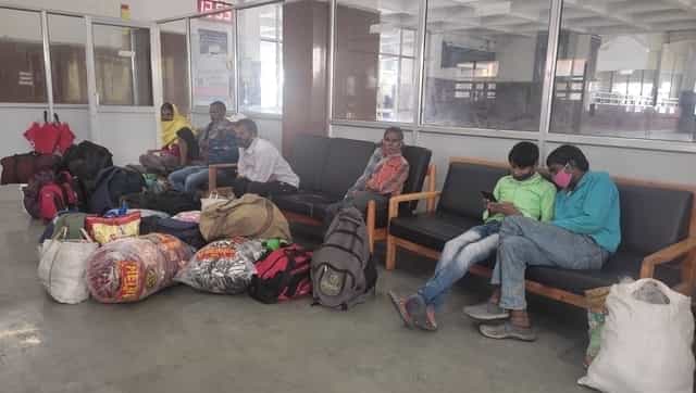 In Kashmir, non-local labourers choose life over livelihood as militants warn of dire consequences In Kashmir, non-local labourers choose life over livelihood as militants warn of dire consequences