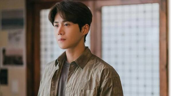 Kim Seon Ho's former girlfriend reacts to actor's apology: 'Don't feel good to watch him collapse in the moment'