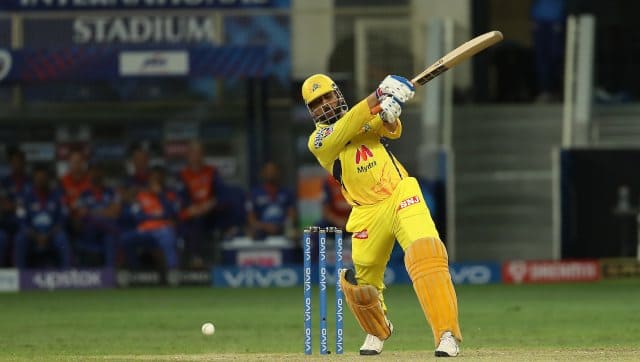 MS Dhoni hit three fours in final over to help CSK beat DC. Image: Sportzpics for IPL