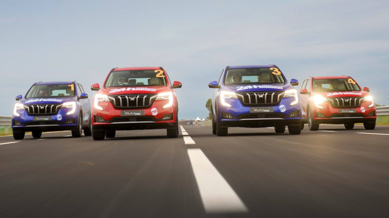 All four versions of the Mahindra XUV700 clocked over 4,000 kilometres in 24 hours. Image: Mahindra