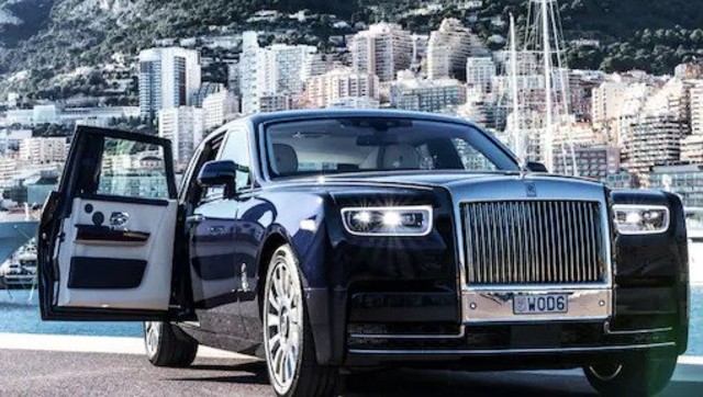 Dubai-based Indian businessman gifts Rolls Royce to wife on her birthday worth Rs 3 crore Dubai-based Indian businessman gifts Rolls Royce to wife on her birthday worth Rs 3 crore