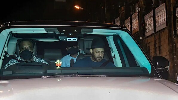 Salman Khan visits Shah Rukh; Pooja Bhatt, Suniel Shetty react to Aryan's detention by NCB