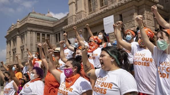 US Judge orders Texas to suspend new law banning most abortions