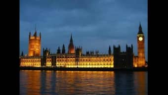 Experts believe UK parliament is 'falling apart'