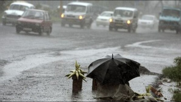 Heavy rain in five south Bengal districts till 19 October, says IMD