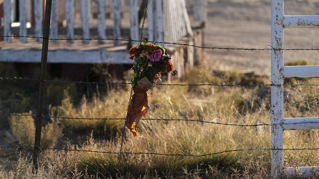 'Do we even need guns on sets anymore?': Hollywood asks in light of Alec Baldwin accidentally killing cinematographer 'Do we even need guns on sets anymore?': Hollywood asks in light of Alec Baldwin accidentally killing cinematographer