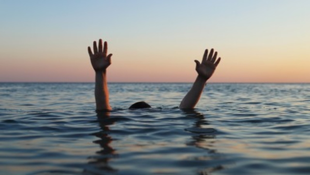 Thane: Five of family including three children drown in quarry in Dombivli Thane: Five of family including three children drown in quarry in Dombivli
