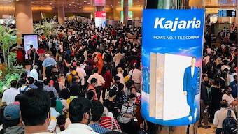 'Ruckus, chaotic scenes': Mumbai Airport witnesses heavy rush in festive season; several flights delayed