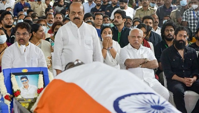Actor Puneeth Rajkumar laid to rest with full State honours before schedule; authorities cite security concerns Actor Puneeth Rajkumar laid to rest with full State honours before schedule; authorities cite security concerns