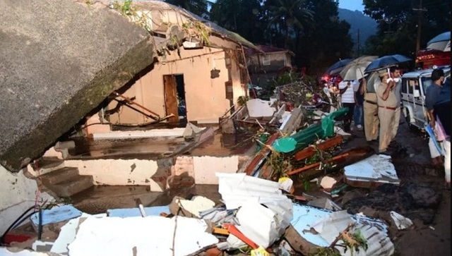 Kerala flood toll rises to 23, yellow alert in 11 districts; PM Modi assures Vijayan of assistance Kerala flood toll rises to 23, yellow alert in 11 districts; PM Modi assures Vijayan of assistance