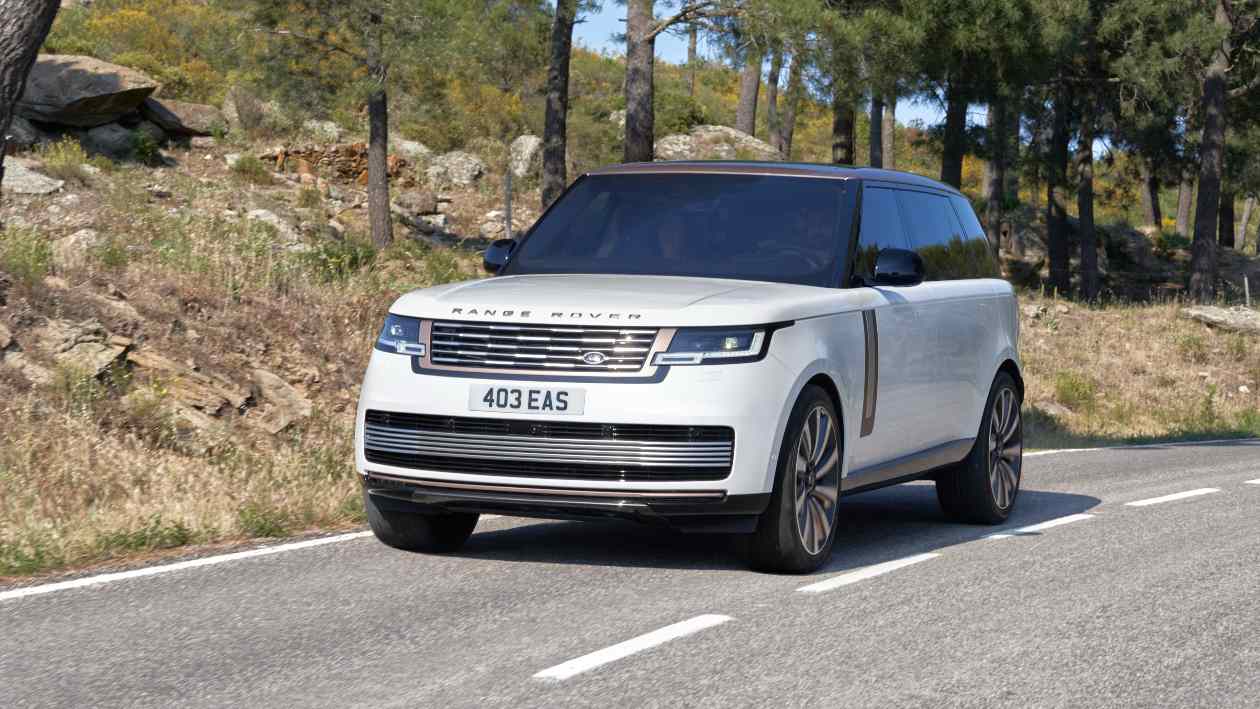 New Range Rover to be available in mild-hybrid and plug-in hybrid forms initially; all-electric version due 2024. Image: Land Rover