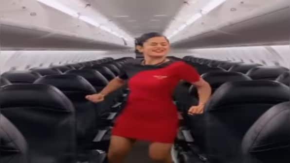 SpiceJet air hostess grooves to 'Urvashi' song in an empty flight; leaves social media users impressed