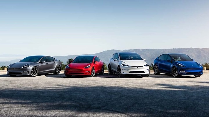 Tesla delivered 241,300 vehicles between July and September, a 72 percent rise over last year's figures Tesla delivered 241,300 vehicles between July and September, a 72 percent rise over last year's figures